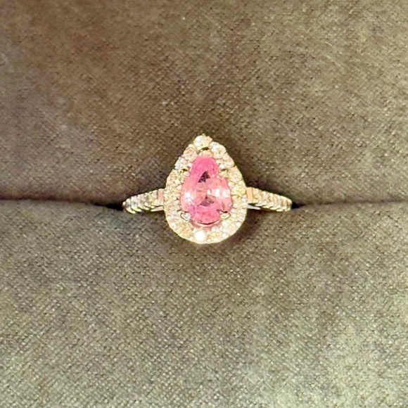 1.17ct Pink Sapphire and Diamond Ring, 14KT white gold. Size 5.5.